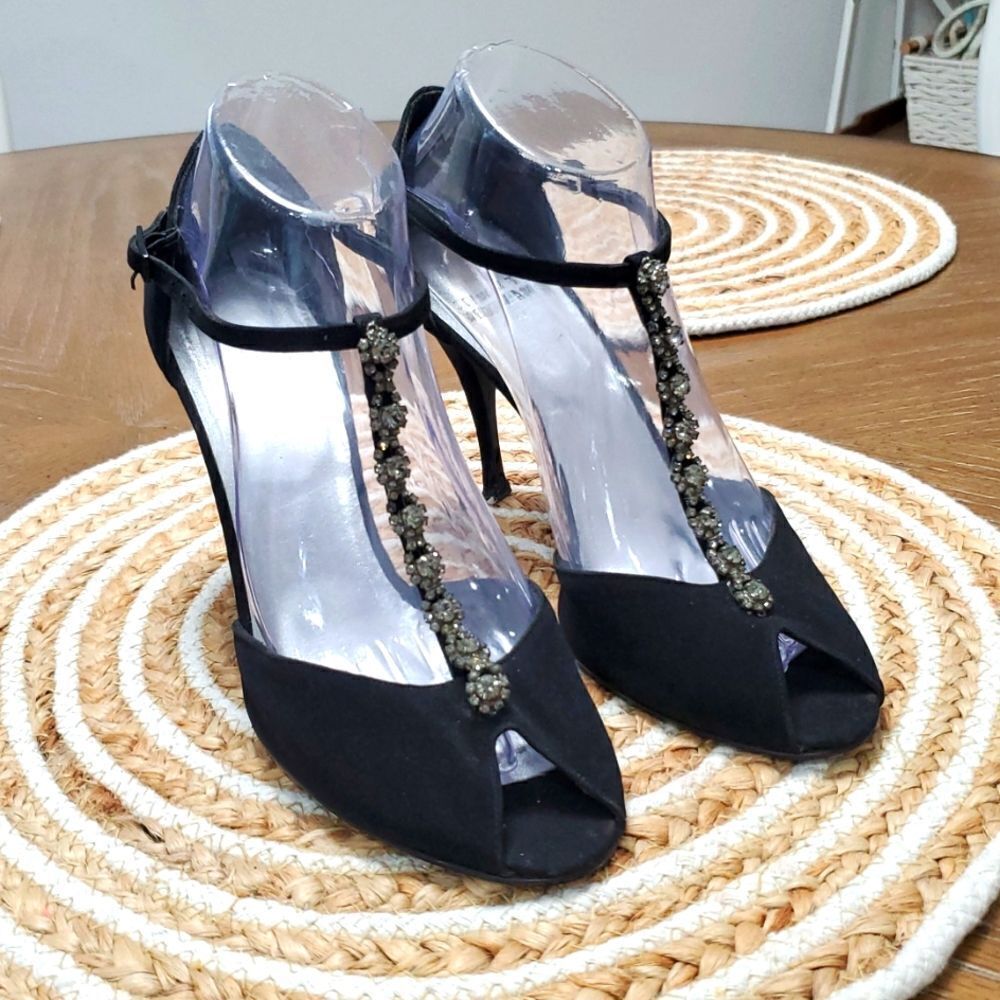 Stuart Weitzman T Strap Womans Crystal Embellished black heels, SIZE 8